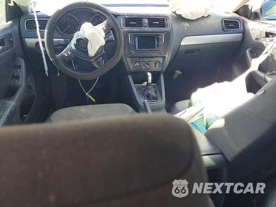 Zdjęcie 8 z 12 samochodu: 2017 VOLKSWAGEN JETTA S VIN:3VW2B7AJ2HM214559 - miniatura