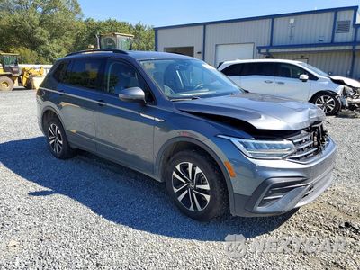 Czwarte zdjęcie samochodu z boku: 2023 VOLKSWAGEN TIGUAN S VIN:3VVRB7AX7PM117766 - miniatura