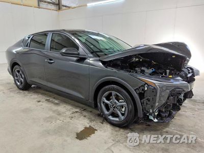 Czwarte zdjęcie samochodu z boku: 2026 KIA K4 LXS VIN:3KPFT4DE1TE322172 - miniatura