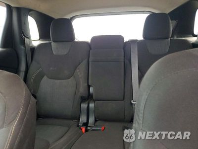 Zdjęcie 10 z 13 samochodu: 2016 JEEP CHEROKEE LATITUDE VIN:1C4PJMCS2GW114766 - miniatura
