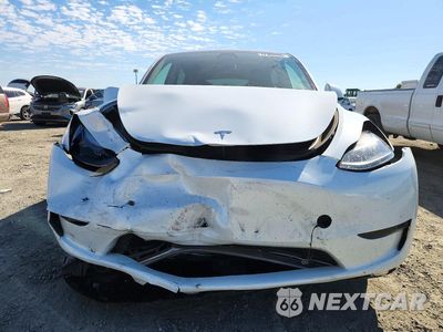 Piąte zdjęcie samochodu w środku: 2023 TESLA MODEL Y VIN:7SAYGDEE9PF740798 - miniatura