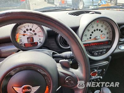 Zdjęcie 9 z 12 samochodu: 2011 MINI COOPER S VIN:WMWSV3C51BTY14014 - miniatura