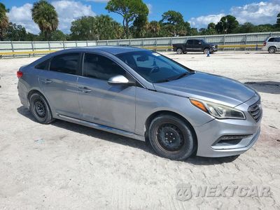 Czwarte zdjęcie samochodu z boku: 2016 HYUNDAI SONATA SPORT VIN:5NPE34AF7GH374352 - miniatura