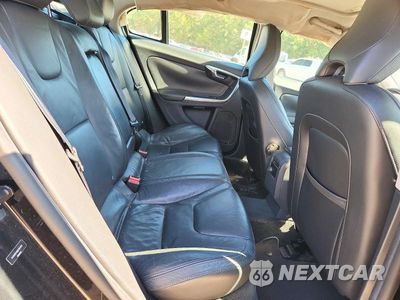 Zdjęcie 10 z 12 samochodu: 2013 VOLVO S60 T5 VIN:YV1612FS0D2187451 - miniatura