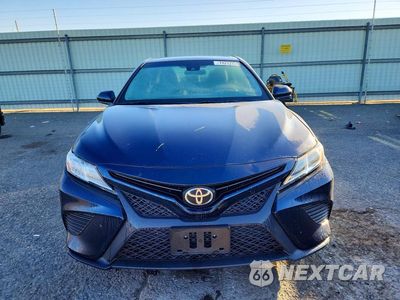 Piąte zdjęcie samochodu w środku: 2018 TOYOTA CAMRY SE VIN:4T1B11HK1JU668672 - miniatura