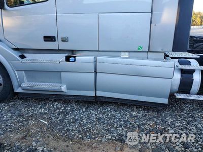 Zdjęcie 14 z 14 samochodu: 2013 VOLVO VN VNL VIN:4V4NC9TGXDN562446 - miniatura