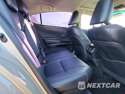 Zdjęcie 10 z 13 samochodu: 2022 LEXUS ES 300H BASE VIN:58ADA1C12NU016391 - miniatura