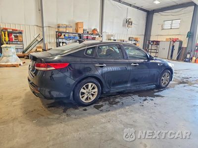 Trzecie zdjęcie samochodu z tyłu: 2018 KIA OPTIMA LX VIN:5XXGT4L33JG196843 - miniatura