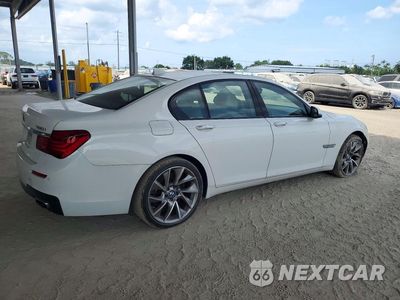 Trzecie zdjęcie samochodu z tyłu: 2013 BMW 750 I VIN:WBAYA8C58DC996560 - miniatura