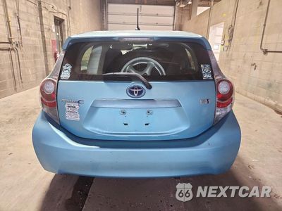 Zdjęcie 6 z 13 samochodu: 2013 TOYOTA PRIUS C TWO VIN:JTDKDTB36D1031548 - miniatura