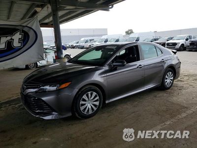 2020 TOYOTA CAMRY LE 4T1C31AK4LU019699 - główne zdjęcie licytacji z USA - miniatura