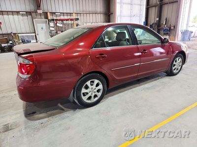Trzecie zdjęcie samochodu z tyłu: 2006 TOYOTA CAMRY XLE VIN:JTDBE32K863049612 - miniatura