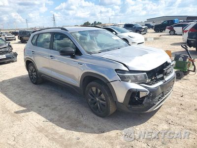 Czwarte zdjęcie samochodu z boku: 2024 VOLKSWAGEN TAOS S VIN:3VV5X7B21RM116392 - miniatura