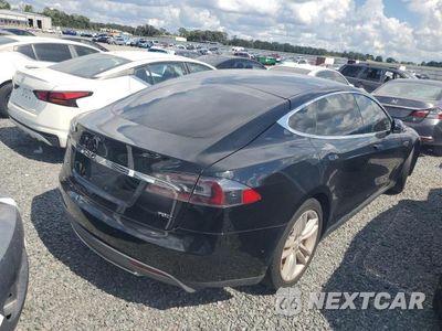 Trzecie zdjęcie samochodu z tyłu: 2015 TESLA MODEL S 70D VIN:5YJSA1S28FF085819 - miniatura