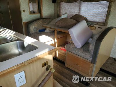 Zdjęcie 6 z 10 samochodu: 1999 SUNCRUISER - RV VIN:3FCNF53SXXJA02149 - miniatura