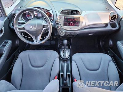 Zdjęcie 8 z 12 samochodu: 2009 HONDA FIT VIN:JHMGE88299S015259 - miniatura