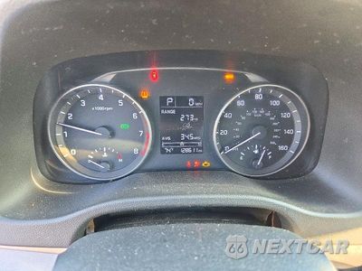 Zdjęcie 9 z 12 samochodu: 2017 HYUNDAI ELANTRA SE VIN:KMHD74LF0HU075298 - miniatura