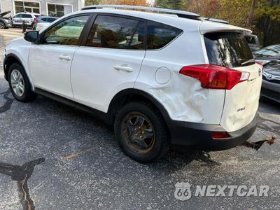 Trzecie zdjęcie samochodu z tyłu: 2014 TOYOTA RAV4 LE VIN:JTMBFREV8EJ005528 - miniatura