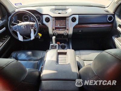 Zdjęcie 8 z 12 samochodu: 2017 TOYOTA TUNDRA CREWMAX LIMITED VIN:5TFFW5F11HX213144 - miniatura