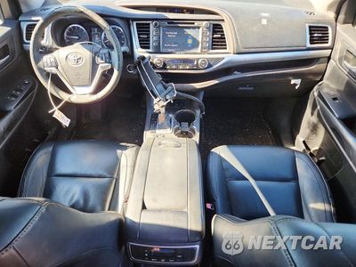 Zdjęcie 8 z 13 samochodu: 2015 TOYOTA HIGHLANDER XLE VIN:5TDJKRFH1FS103840 - miniatura