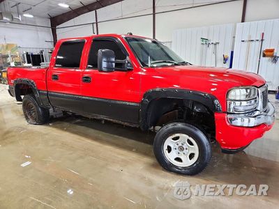 Czwarte zdjęcie samochodu z boku: 2005 GMC NEW SIERRA K1500 VIN:2GTEK13T951241076 - miniatura