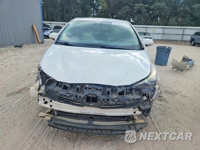 Piąte zdjęcie samochodu w środku: 2016 TOYOTA PRIUS FOUR VIN:JTDKARFUXG3000147 - miniatura