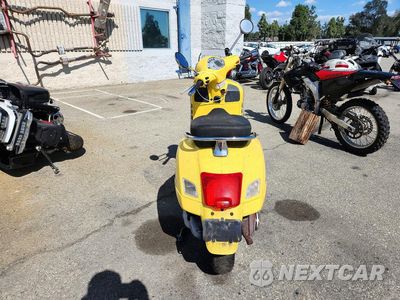 Czwarte zdjęcie samochodu z boku: 2007 VESPA GTS 250 VIN:ZAPM459L275006068 - miniatura