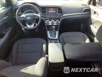 Zdjęcie 8 z 12 samochodu: 2019 HYUNDAI ELANTRA SE VIN:5NPD74LF2KH424970 - miniatura