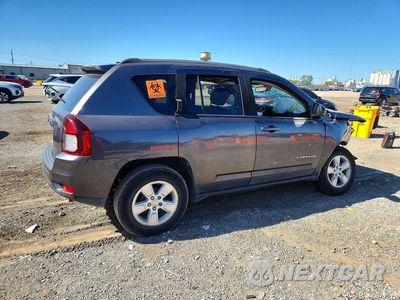 Trzecie zdjęcie samochodu z tyłu: 2016 JEEP COMPASS SPORT VIN:1C4NJCBB3GD804959 - miniatura