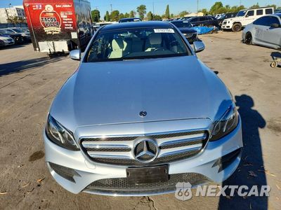 Piąte zdjęcie samochodu w środku: 2018 MERCEDES-BENZ E 300 VIN:WDDZF4JB2JA469010 - miniatura