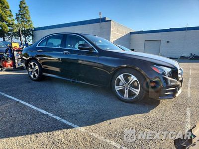 Czwarte zdjęcie samochodu z boku: 2017 MERCEDES-BENZ E 300 4MATIC VIN:WDDZF4KB0HA277383 - miniatura