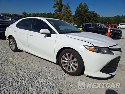 Czwarte zdjęcie samochodu z boku: 2018 TOYOTA CAMRY LE VIN:4T1B11HK4JU643703 - miniatura