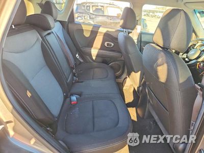 Zdjęcie 11 z 13 samochodu: 2017 KIA SOUL + VIN:KNDJP3A51H7428125 - miniatura