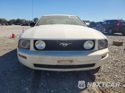 Piąte zdjęcie samochodu w środku: 2005 FORD MUSTANG VIN:1ZVFT80N355257138 - miniatura