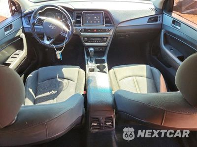 Zdjęcie 8 z 13 samochodu: 2019 HYUNDAI SONATA SEL VIN:5NPE34AF9KH819926 - miniatura