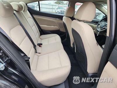 Zdjęcie 10 z 12 samochodu: 2018 HYUNDAI ELANTRA VALUE EDITION VIN:5NPD84LF1JH276774 - miniatura