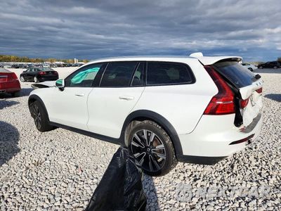 Drugie zdjęcie samochodu z przodu: 2021 VOLVO V60 CROSS COUNTRY T5 MOMENTUM VIN:YV4102WK6M1074688 - miniatura