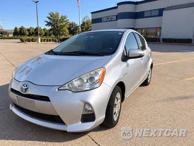Drugie zdjęcie samochodu z przodu: 2014 TOYOTA PRIUS C ONE VIN:JTDKDTB33E1074701 - miniatura