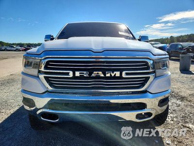Piąte zdjęcie samochodu w środku: 2019 RAM 1500 LARAMIE VIN:1C6SRFJT7KN801841 - miniatura