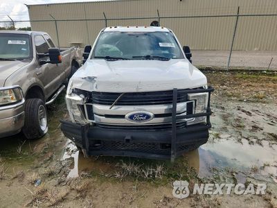 Piąte zdjęcie samochodu w środku: 2019 FORD F350 SUPER DUTY VIN:1FT8W3DT8KEE82147 - miniatura