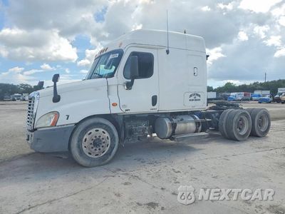 2012 FREIGHTLINER CASCADIA 1 - SEMI TRUCK 1FUJGLDRXCSBB2296 - główne zdjęcie licytacji z USA - miniatura