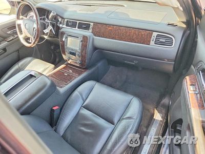 Zdjęcie 8 z 13 samochodu: 2012 GMC YUKON DENALI VIN:1GKS2EEF1CR309705 - miniatura