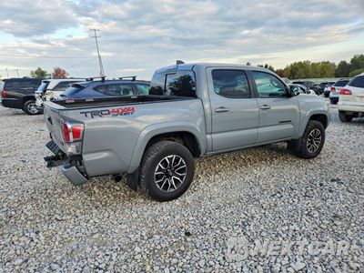 Trzecie zdjęcie samochodu z tyłu: 2020 TOYOTA TACOMA TRD SPORT VIN:3TMCZ5AN7LM326695 - miniatura