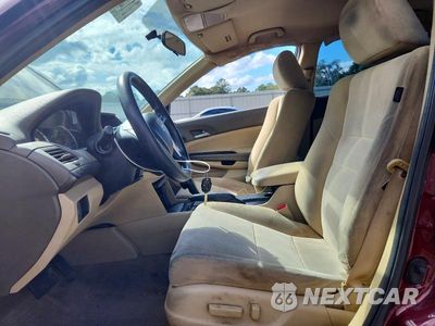 Zdjęcie 7 z 13 samochodu: 2010 HONDA ACCORD LXP VIN:1HGCP2F47AA174224 - miniatura