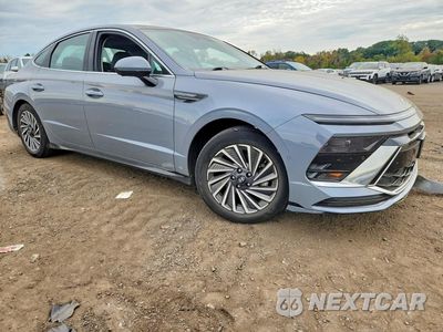 Czwarte zdjęcie samochodu z boku: 2024 HYUNDAI SONATA HYBRID LIMITED VIN:KMHL54JJ0RA091996 - miniatura