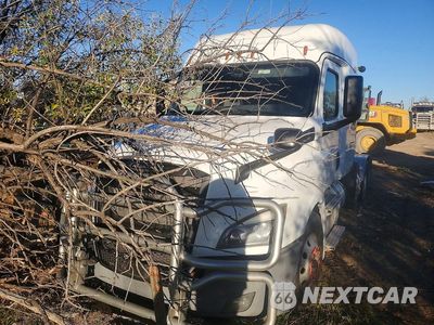Piąte zdjęcie samochodu w środku: 2020 FREIGHTLINER CASCADIA 126 SEMI TRUCK VIN:1FUNHHFG7LLKV8934 - miniatura