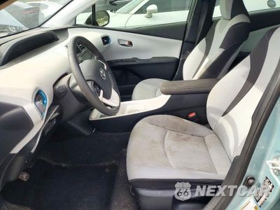 Zdjęcie 7 z 12 samochodu: 2016 TOYOTA PRIUS THREE VIN:JTDKARFUXG3029311 - miniatura