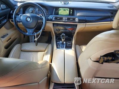 Zdjęcie 8 z 12 samochodu: 2013 BMW 750 LXI VIN:WBAYF8C57DDE59239 - miniatura