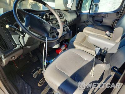 Zdjęcie 8 z 12 samochodu: 2010 FREIGHTLINER M2 106 MEDIUM DUTY VIN:1FVACWDT6ADAT3699 - miniatura