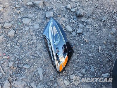 Zdjęcie 12 z 13 samochodu: 2015 MERCEDES-BENZ C 300 4MATIC VIN:55SWF4KB4FU036250 - miniatura